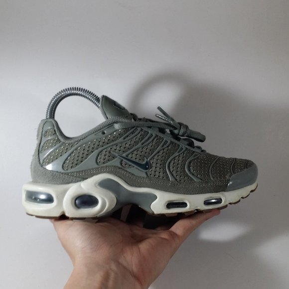 nike air max plus dark stucco